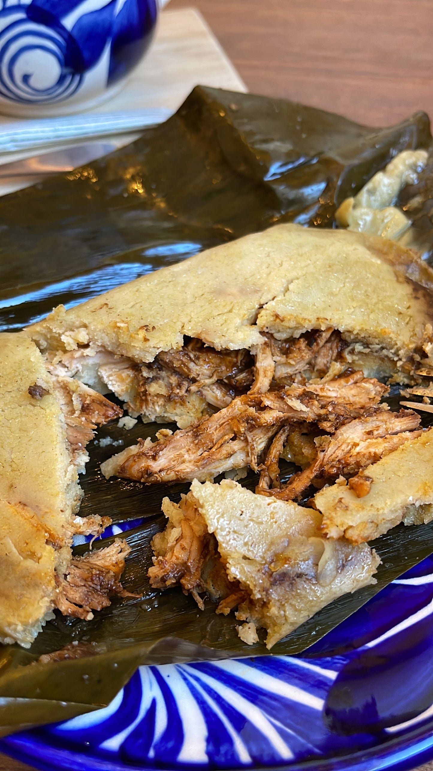 12月中旬お渡し分のタマレスのご予約受付!オアハカ風タマレス(チキンとグリーントマティージョサルサ 2個入り& チキンとモレソース2個入り)